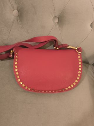 Bolso bandolera piel tachuelas doradas
