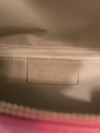 Bolso bandolera piel tachuelas doradas