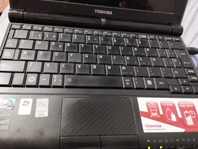 Mini portátil Toshiba NB300 10