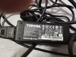Mini portátil Toshiba NB300 10