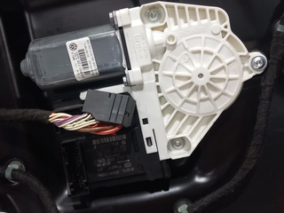 ELEVALUNAS DELANTERO IZQUIERDO VOLKSWAGEN PASSAT