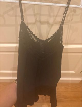 Top de tirantas negro