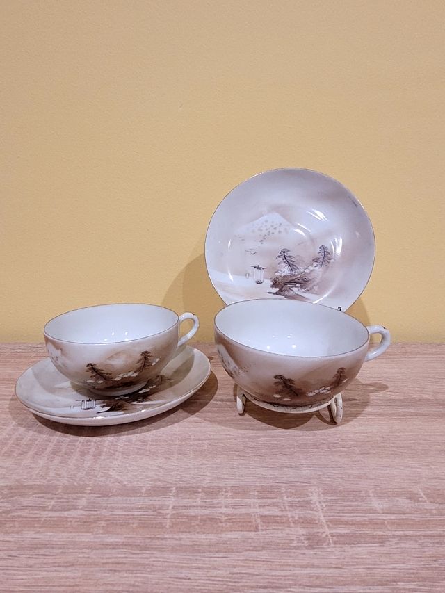 Set di 2 tazze e relativo piatto cinese