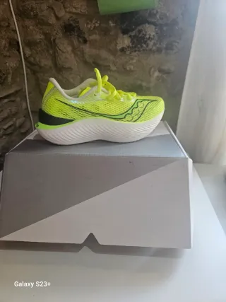 Zapatillas running Saucony nuevas a estrenar 