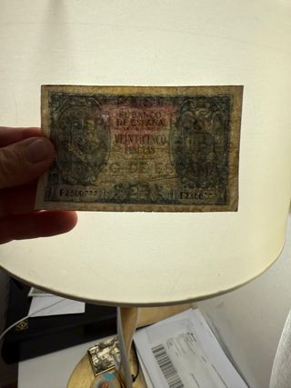 Lote de 10 Billetes Antiguos: Pesetas, Yen y Dinar