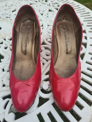 Zapatos de salón rojos tacón