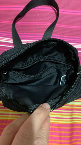 Bolso bandolera Eastpak negro
