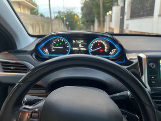 Peugeot 2008 allure 1.2 puretech 110cv