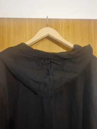 Sudadera Negra con capucha y bolsillos. Talla 3XL 