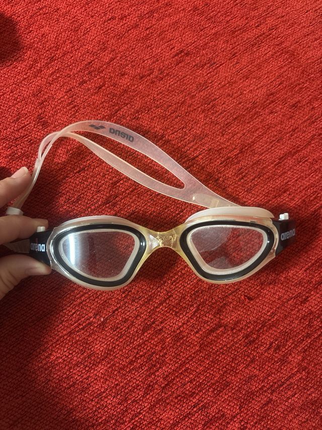 Gafas Speedo y Arena