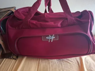 Bolsa de viaje Easybag roja.
