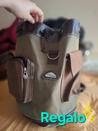 Bolsa de viaje Easybag roja.
