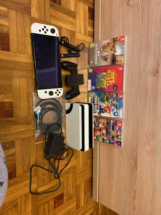 Nintendo Switch OLED + 4 Juegos