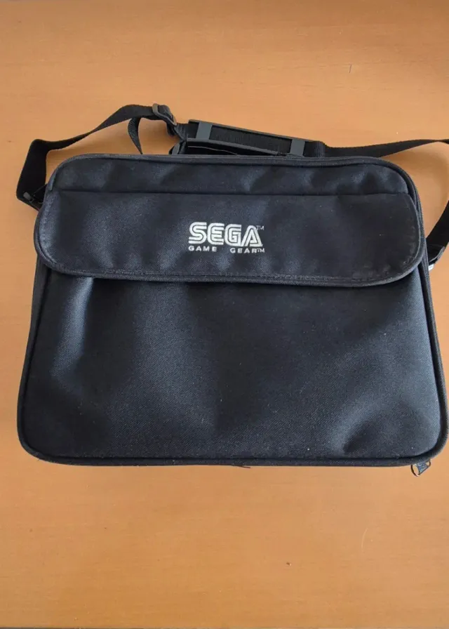 Sega Game Gear con maletín y juegos