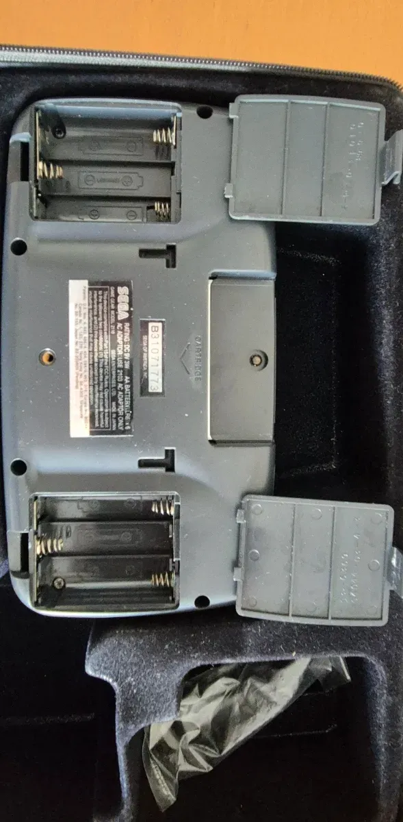 Sega Game Gear con maletín y juegos