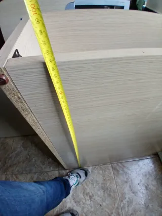 Mueble de madera claro