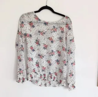 Blusa floral manga larga talla M