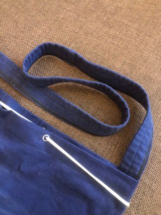 Borsa capiente fatta a mano blu