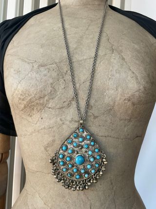 Collana etnica con pietre turchesi