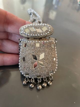 Collana Vintage Etno-Chic con ciondolo a borsetta