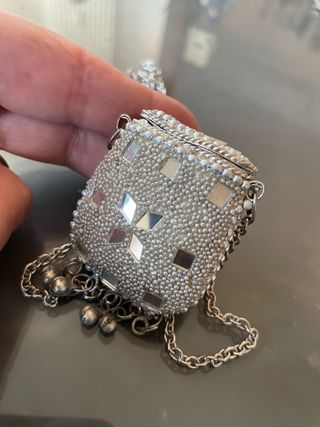 Collana Vintage Etno-Chic con ciondolo a borsetta