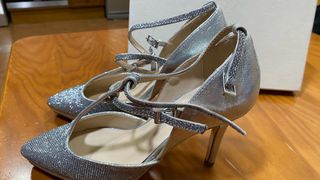 Zapatos de tacón plateados MENBUR