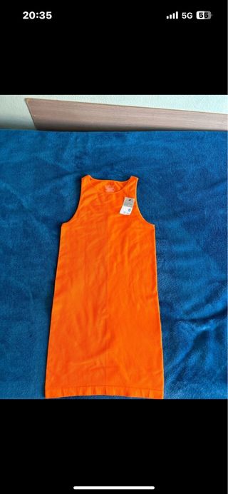 Vestido naranja sin mangas