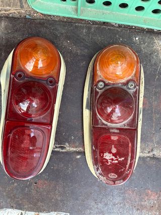 Pilotos traseros Renault 4