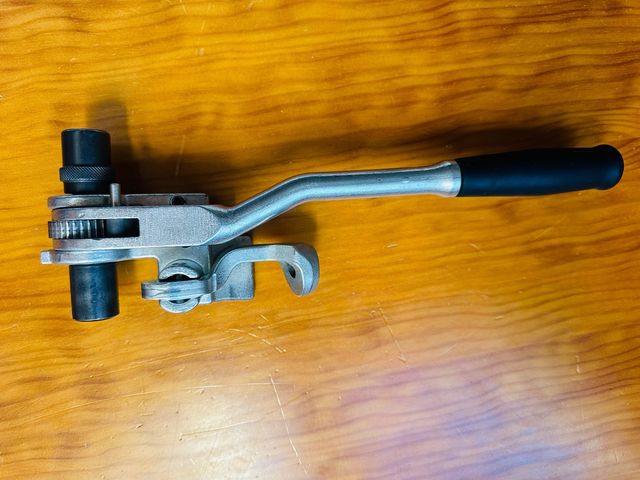 Herramienta tensora flejes metálicos/plástico