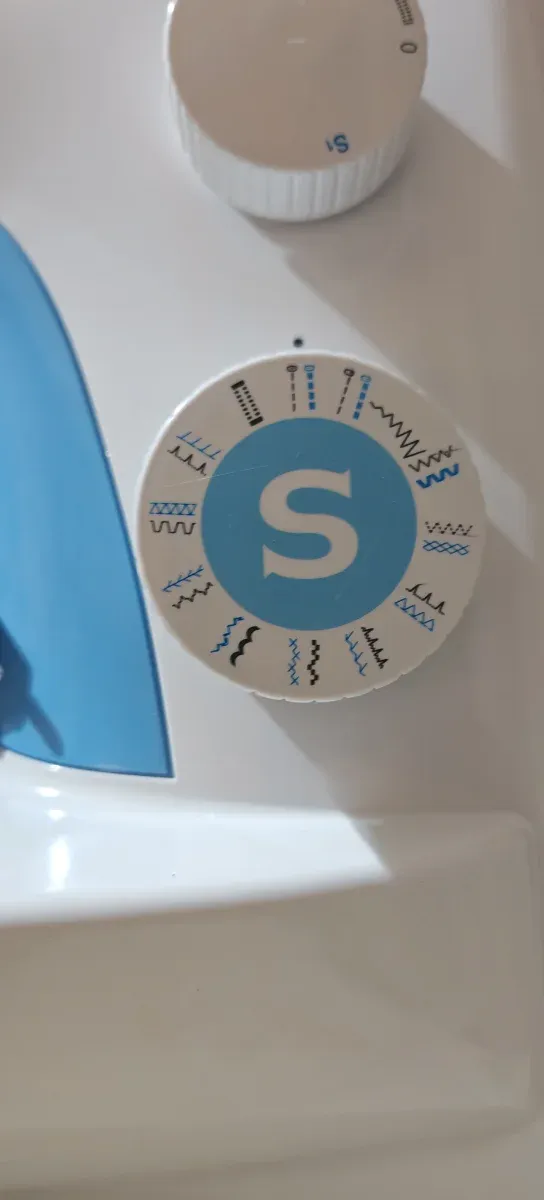 Macchina da cucire Singer Simple 3221