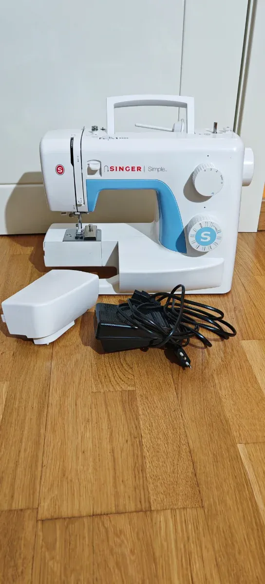 Macchina da cucire Singer Simple 3221