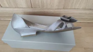 Zapatos de vestir plateados talla 39