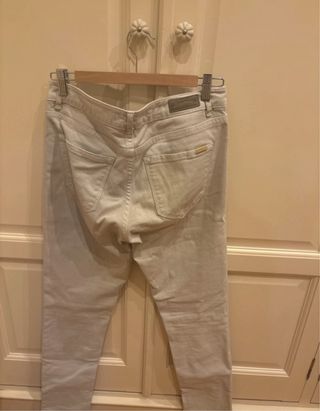 Pantalones pitillo grises