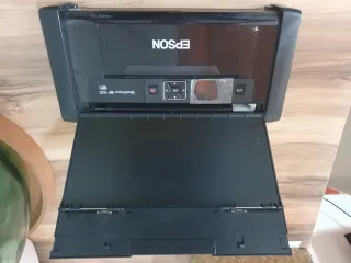 Impresora  Epson WF-100 Inalámbrica.
