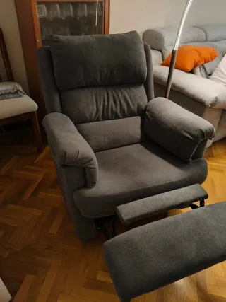 Sillón abatible gris tela