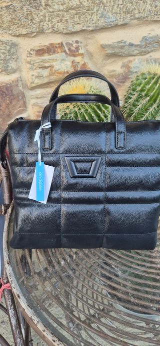 Bolso Negro Don Algodón con etiqueta

