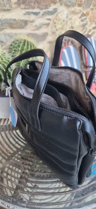 Bolso Negro Don Algodón con etiqueta
