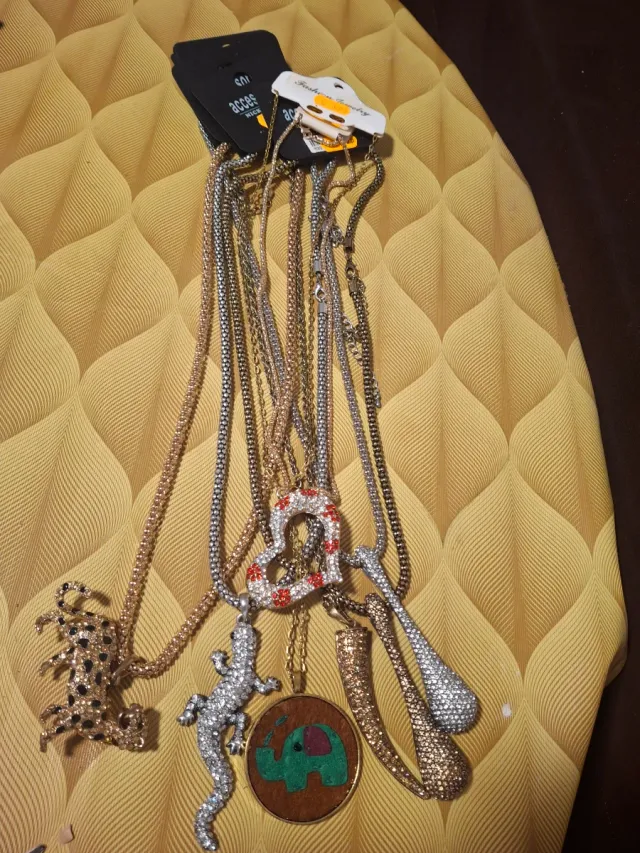 Lote Collares Mujer Corazón, Lagarto, Leopardo