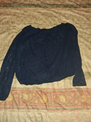 Blusa azul de manga larga