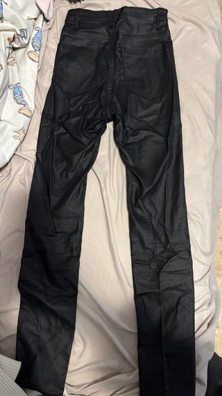 Pantalón Bershka Negro Cuero Skinny