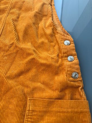 Peto de pana naranja