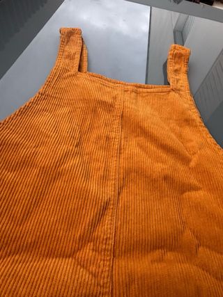 Peto de pana naranja