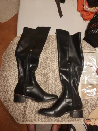 Botas altas negras rodilla