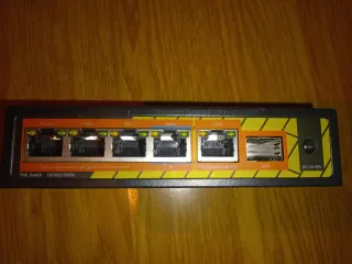 Switch PoE 4 Puertos giga + Fibra