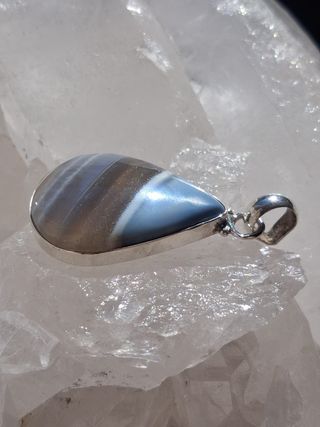 Colgante de Ópalo Owyhee en Plata de Ley