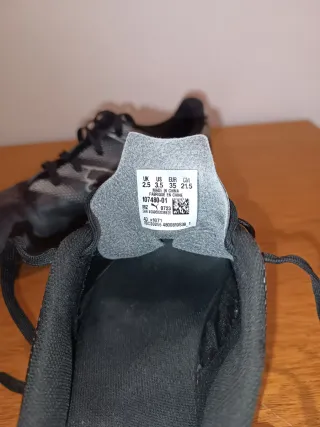 Botas de fútbol Puma negras