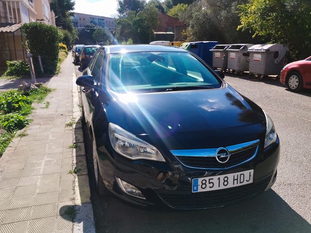 Opel Astra 2011