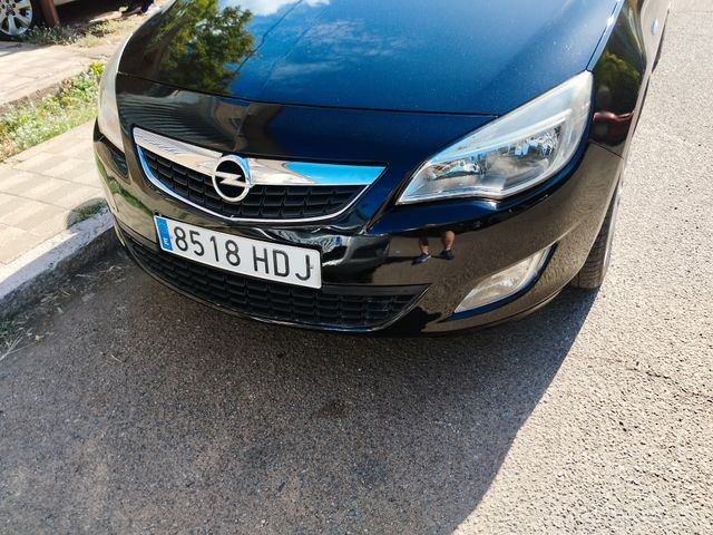 Opel Astra 2011