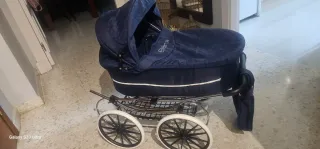 Carro de muñecas tipo inglésina