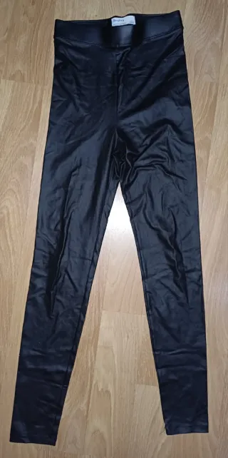 Mallas Bershka brillo efecto piel XS